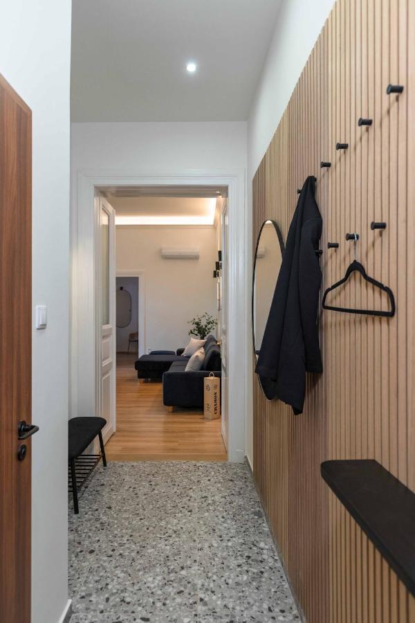 Modern Apartment French Balkony ブダペスト エクステリア 写真