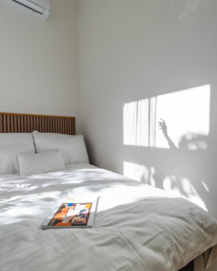 Modern Apartment French Balkony ブダペスト エクステリア 写真